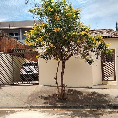 Bela Casa Com Churrasqueira E Estacionamento Villa Olímpia Dış mekan fotoğraf