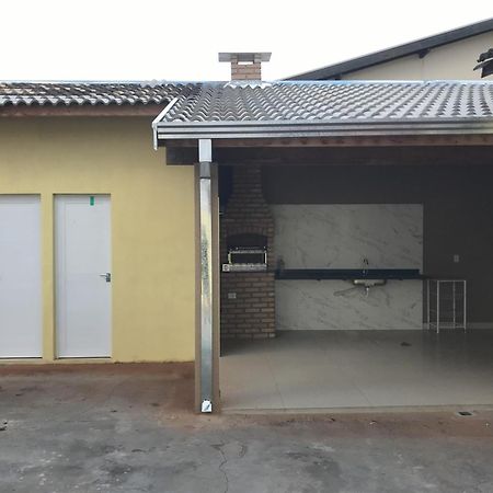 Bela Casa Com Churrasqueira E Estacionamento Villa Olímpia Dış mekan fotoğraf